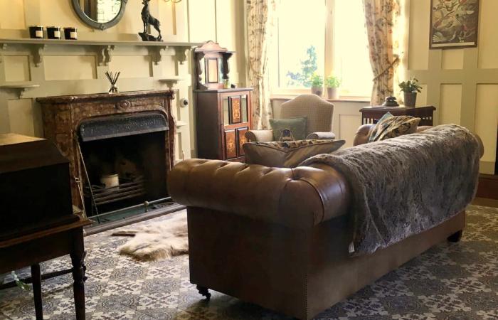 A Douzies Maubeuge ceramic in a Somerset Edwardian house