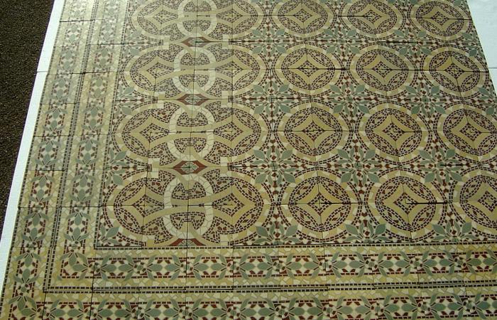 A Mosaic themed ceramic in a kitchen in Fairfax, Virginia