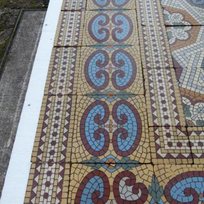 A 10.2m2 / 110 sq ft antique Belgian ceramic floor (CL120)