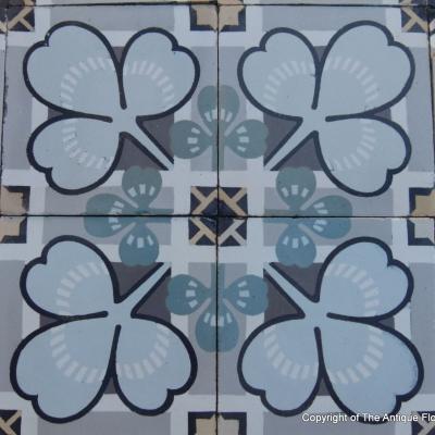 A small antique French clover themed floor c.1905