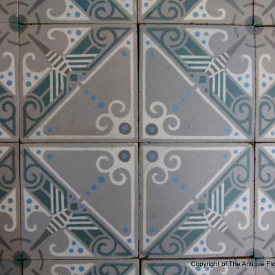 An 10.7m2 Ceramiques Moderne Art Deco floor