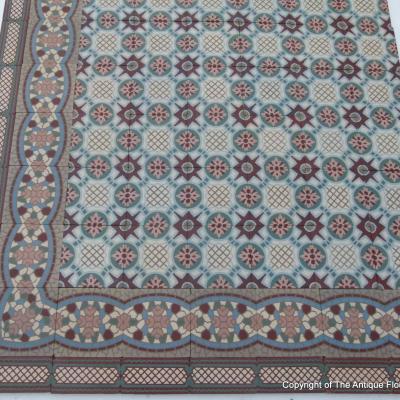 Antique Belgian floor with original borders – c.5m2 / 55 sq. ft