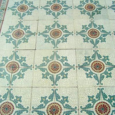 9.6m2 Gilliot Hemiksem mosaic themed floor with double borders c.1920 