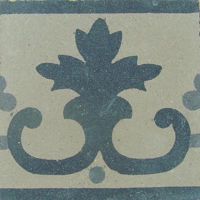 Antique classic floor with heraldic motif c.1880
