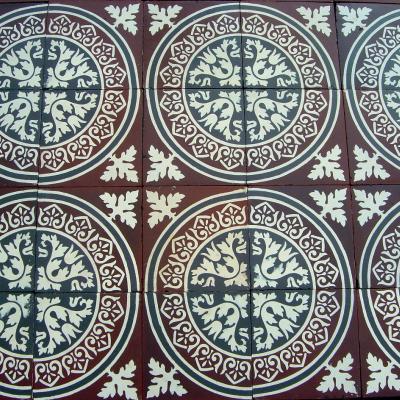 c.5.4m2 ornate motif ceramic encaustic floor c.1920