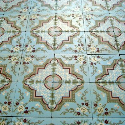 42.5m2 / 460 sqft exquisitely detailed ceramic encaustic floor c.1905