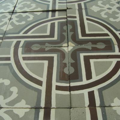 c.12m2 / 130 sq ft geometric floor with leaf borders
