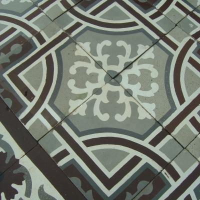 c.12m2 / 130 sq ft geometric floor with leaf borders