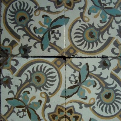 A small 3m2 art nouveau French ceramic floor with double borders 
