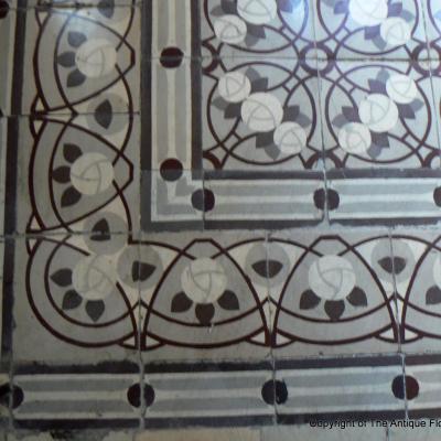 Exquisite monochrome ceramic floor - early 20th century