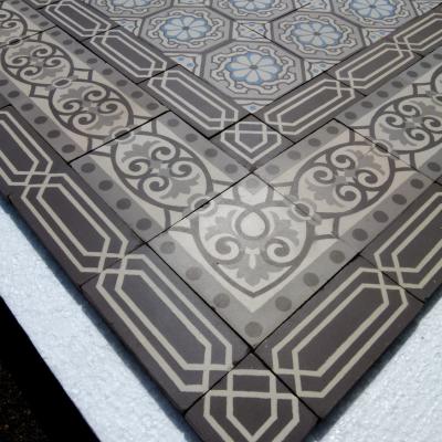 9m2 antique ceramic St. Ghislaine floor with triple border tiles