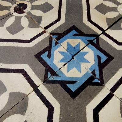 c.0.9m2+ / 10 sq ft antique Belgian gres cerame tiles