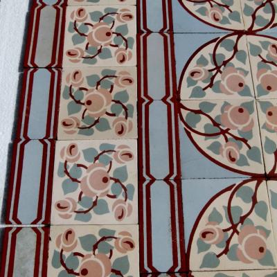 Beautiful floral themed ceramic encaustic floor - 11.25m2+ - early 20th century