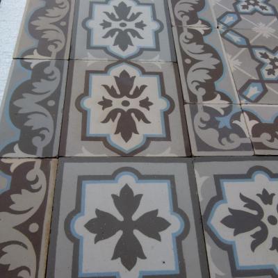 An 8.2m2+ antique ceramic floor with double and single borders