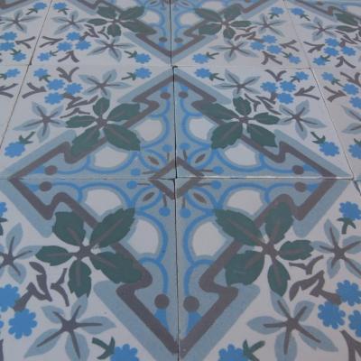 A 12.25m2 antique ceramic floor in a cool palette – early 20th century
